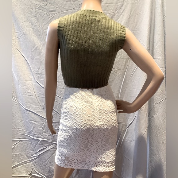 NWOT -Crop Top Sweater - Picture 3 of 4